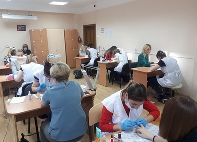 квалификационный экзамен по модулю «Маникюрша»