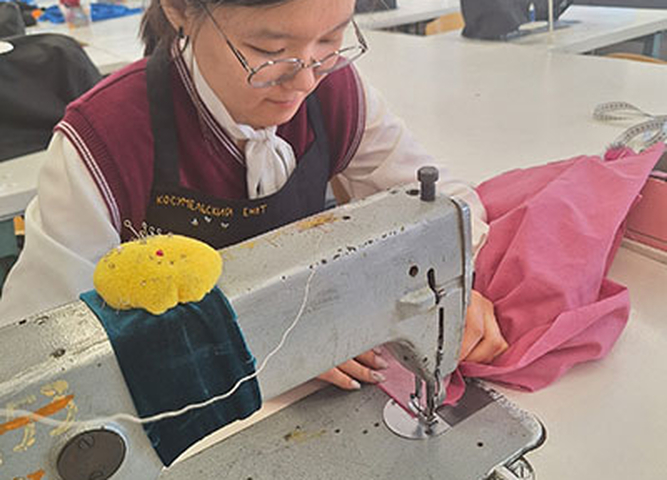 Последний стежок: как участница готовится к «Абилимпиксу» по компетенции «Портной»