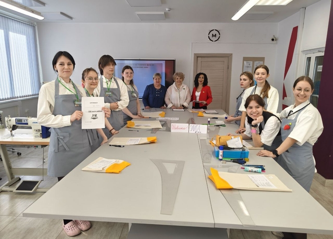 Открытое учебное занятие «Моделирование и обработка кокетки в юбке»